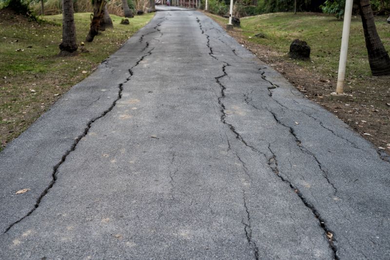 Asphalt Cracks Repair in Savannah, GA
